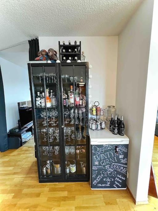 Family Friendly Close To Golden Circle And To Central! *