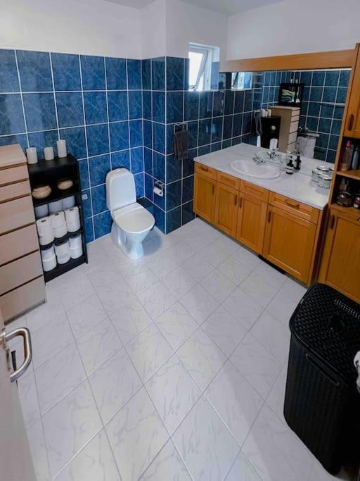 Family Friendly Close To Golden Circle And To Central! *